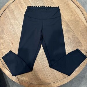 IVL scallop hem leggings size 8